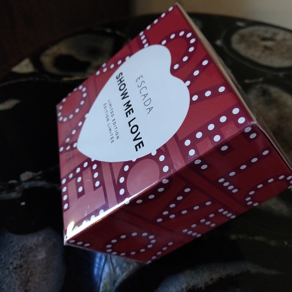 ESCADA SHOW ME LOVE Eau de Parfum for women Limited Edition. 3.3 oz - Picture 4 of 14